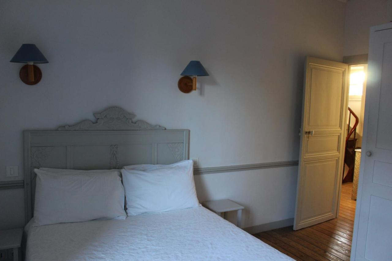Les Mouettes Bed & Breakfast Saint-Suliac Exterior photo